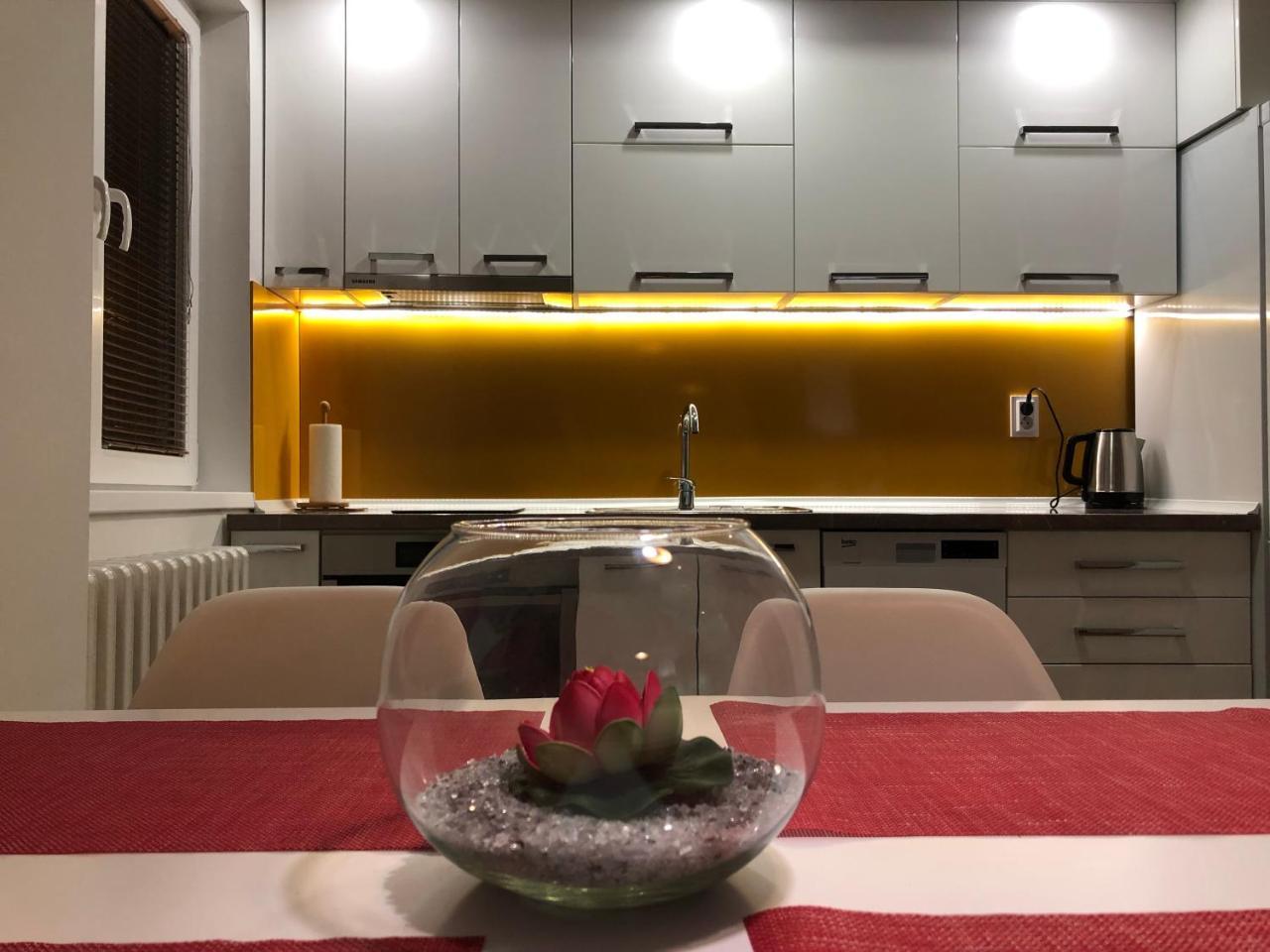 Ole Apartment I - In The City Center Скопие Екстериор снимка