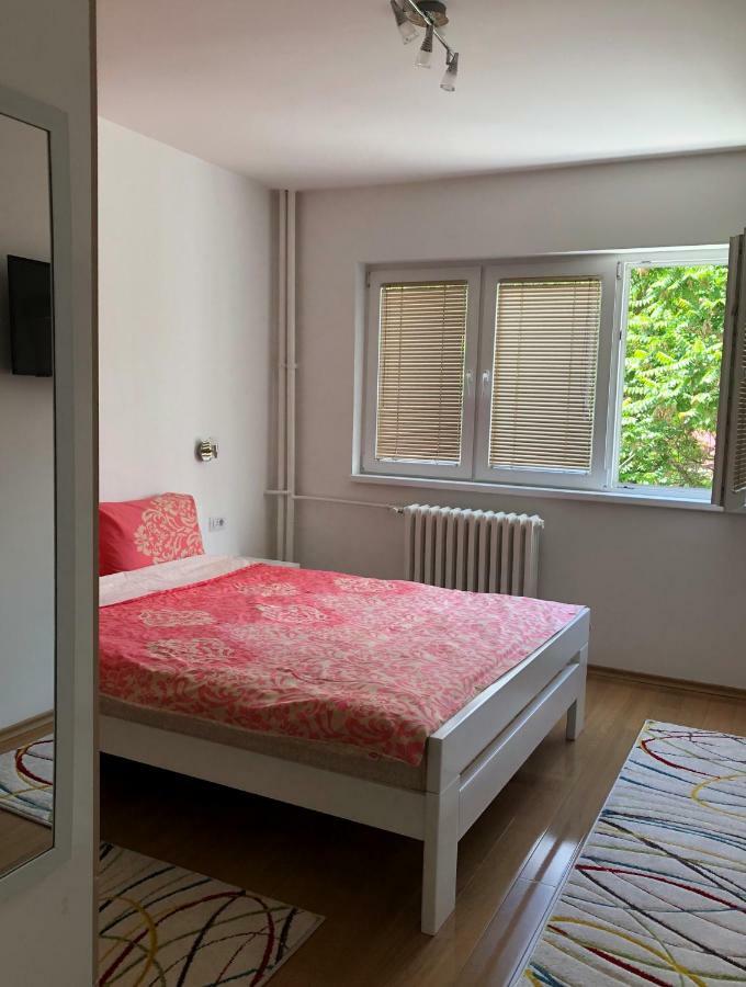 Ole Apartment I - In The City Center Скопие Екстериор снимка